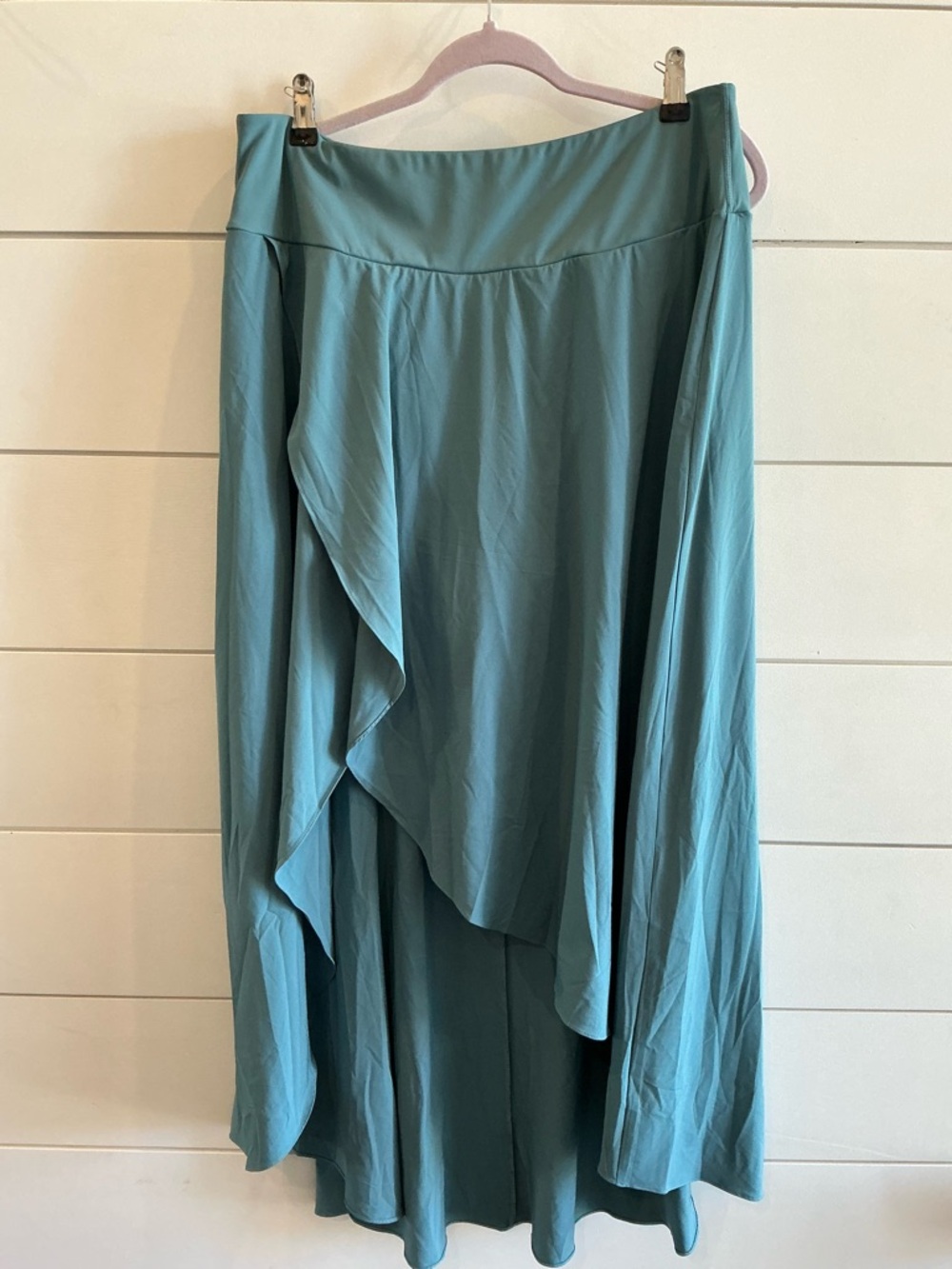 HALARA NWT Teal High-Low Cascade Skirt